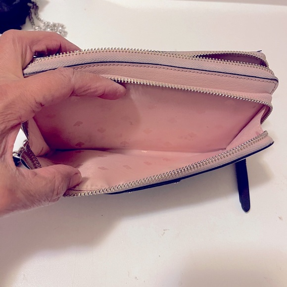 Large Carryall Zip-Around Leather Wristlet Wallet. Black and peach - Picture 9 of 16